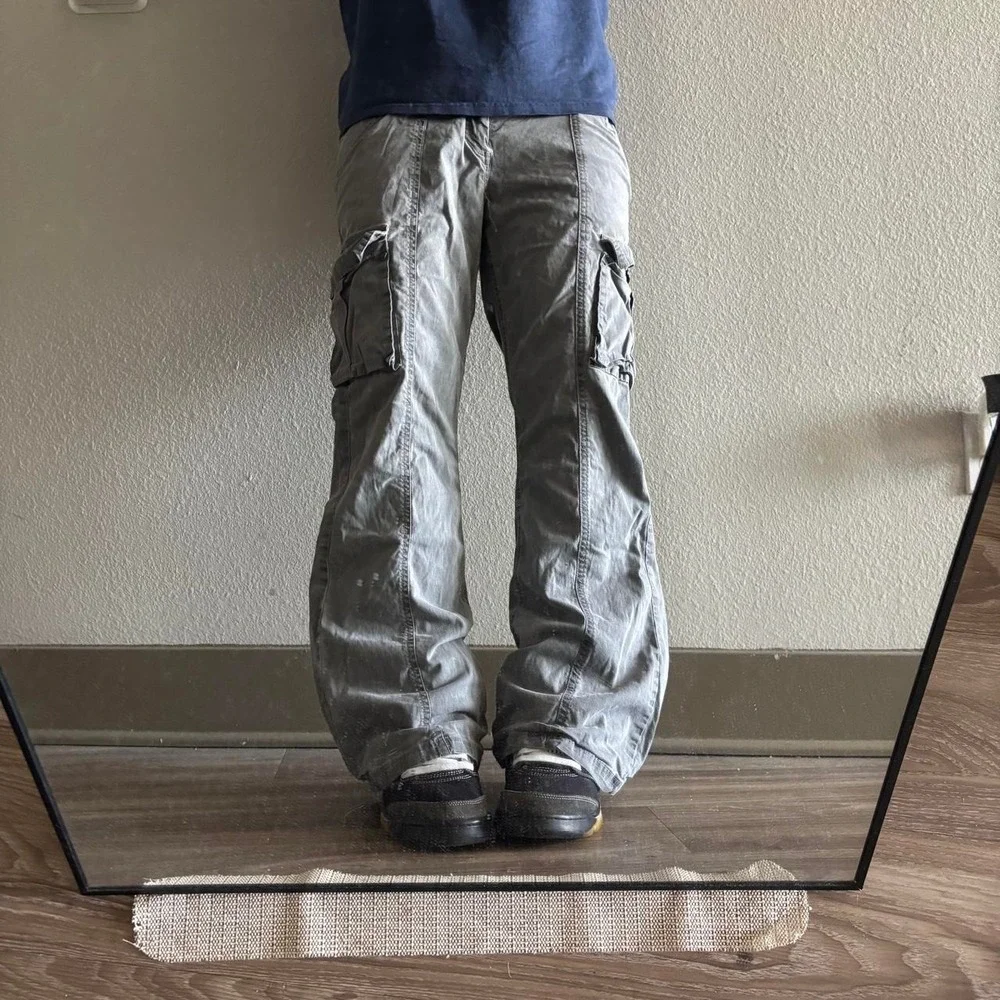 Vintage Y2K/2000s Khaki Flare Cargo Pants! 30x29